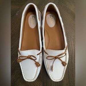 Clarks Vintage Artisan Dunbar White Slip On Flats Women 6.5